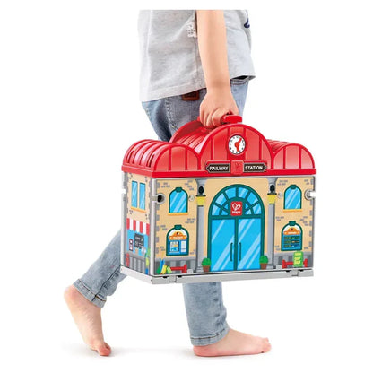 Hape Portable Train Station Set｜便攜火車站套裝